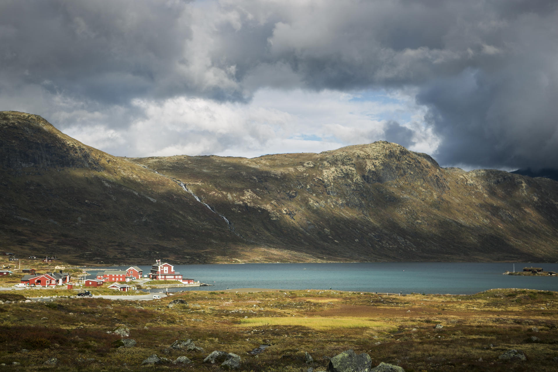 Hiking Jotunheimen Mountains to The Fjords@ChristianRothChristensen(1)