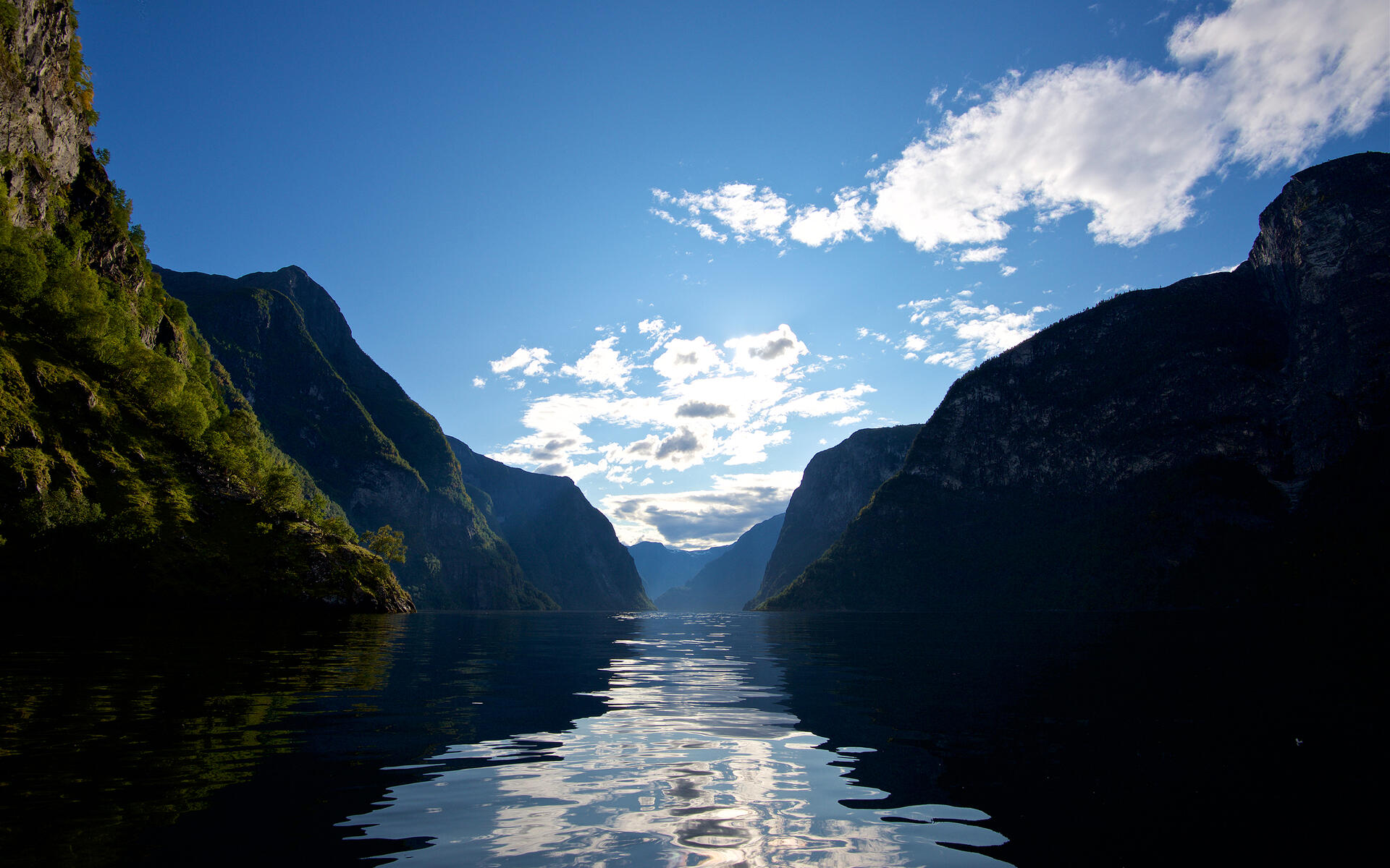 ViewOfN&aelig;r&oslash;yfjord@&Oslash;yvindHeen - Fjords.com