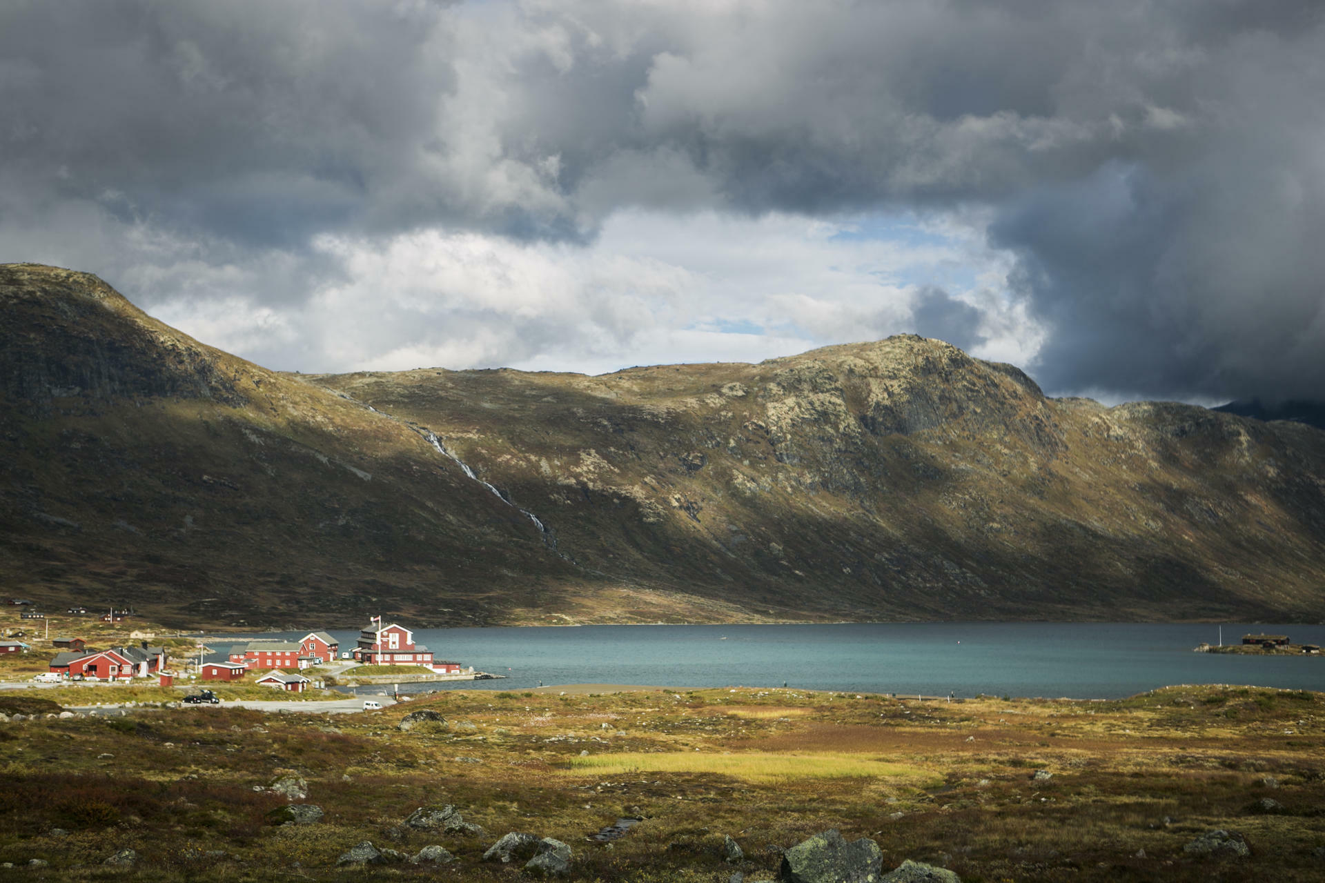 Hiking Jotunheimen Mountains to The Fjords@ChristianRothChristensen(1)