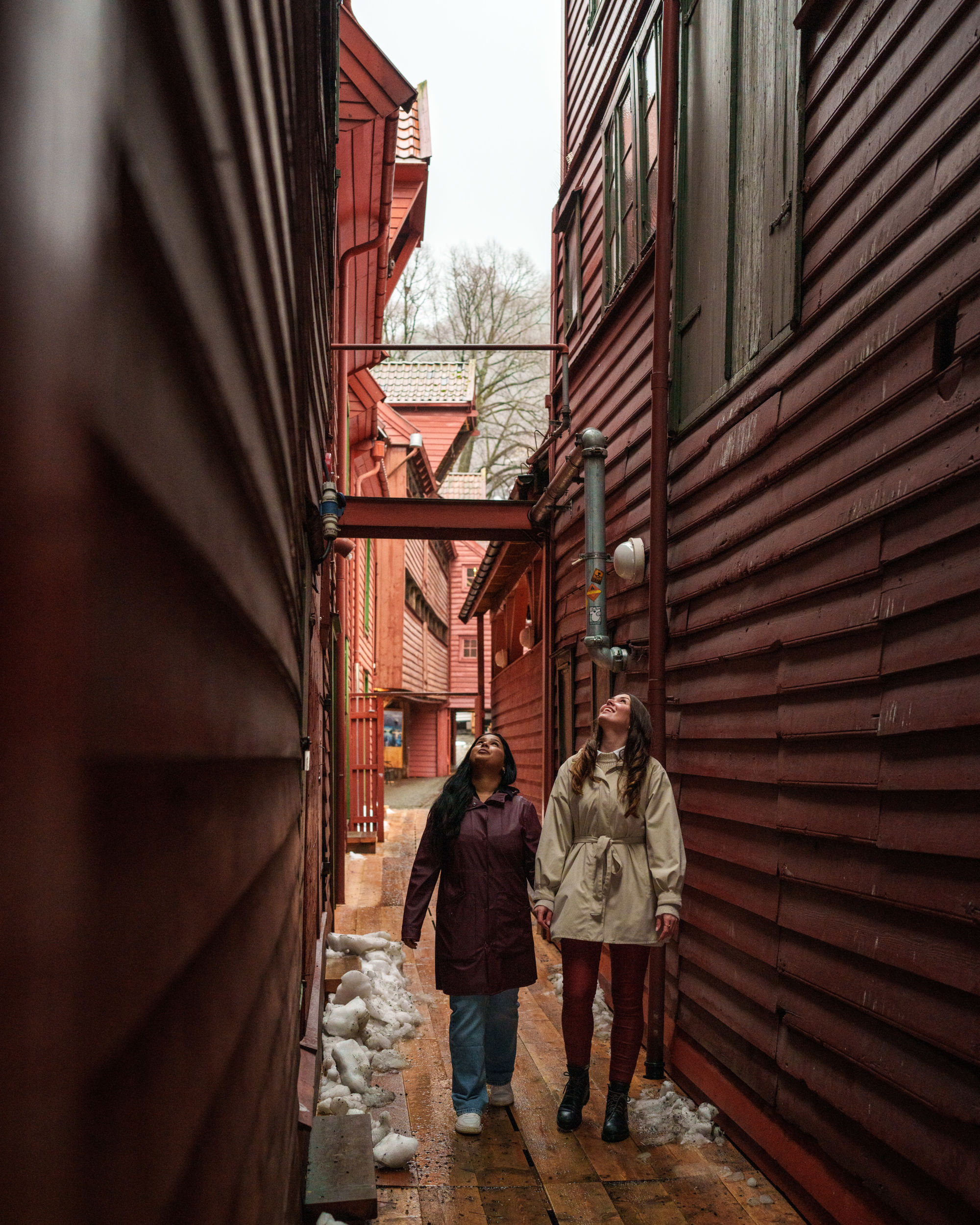 Narrow alleys at _Bryggen_ in Bergen_Fredrik Ahlsen_Visit Norway